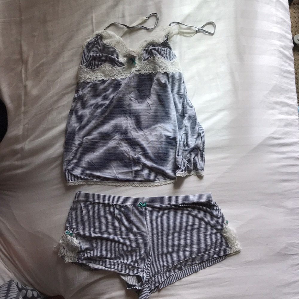 Victoria’s Secret tank & shorts pajamas set! Sz S